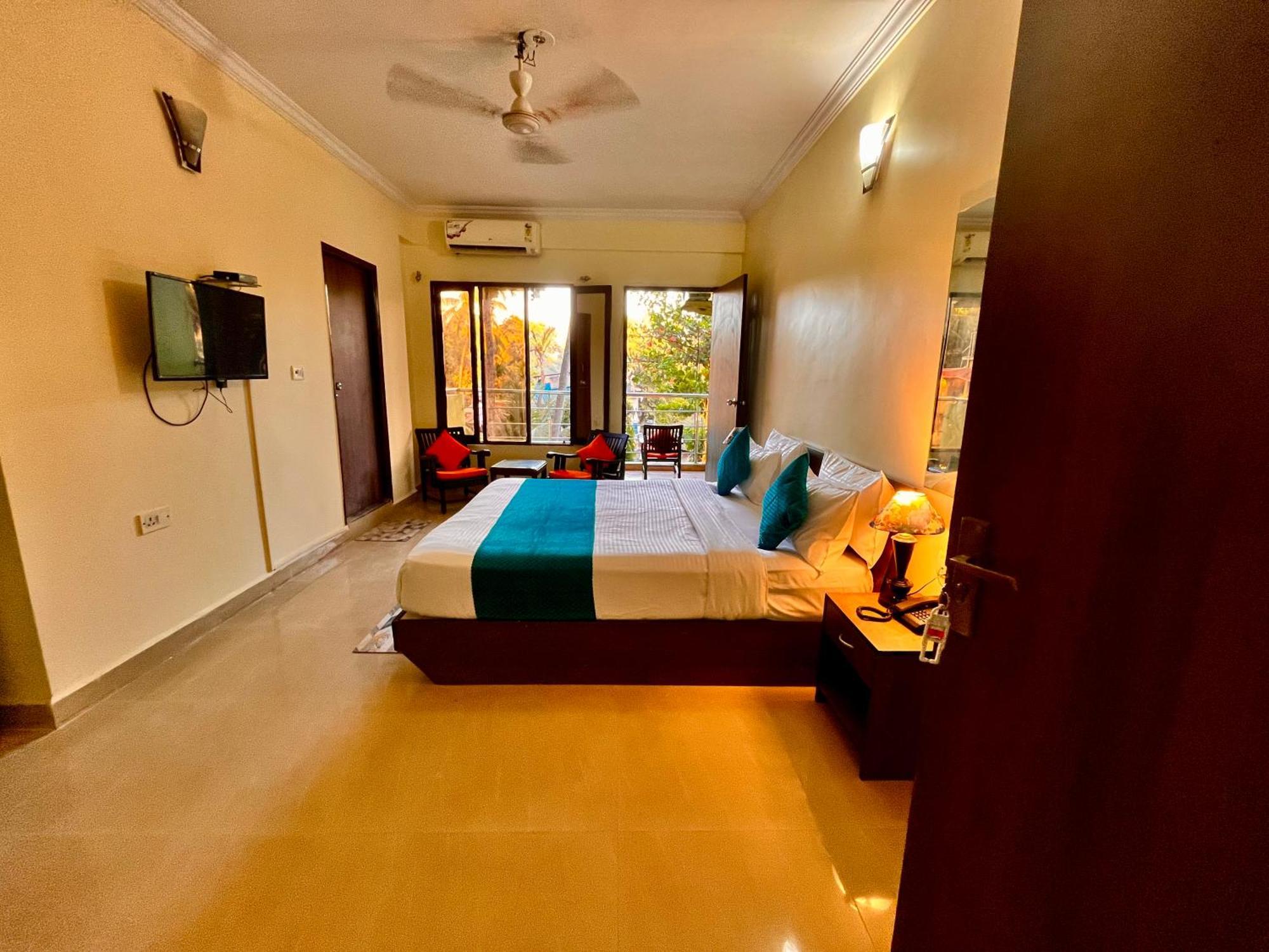 Summer Beach Resort, Goa - #Near Baga Beach #Swimming Pool #Garden #Bar #Lift #Premium Rooms #Property Of The Year #70565-84665 Calangute Εξωτερικό φωτογραφία
