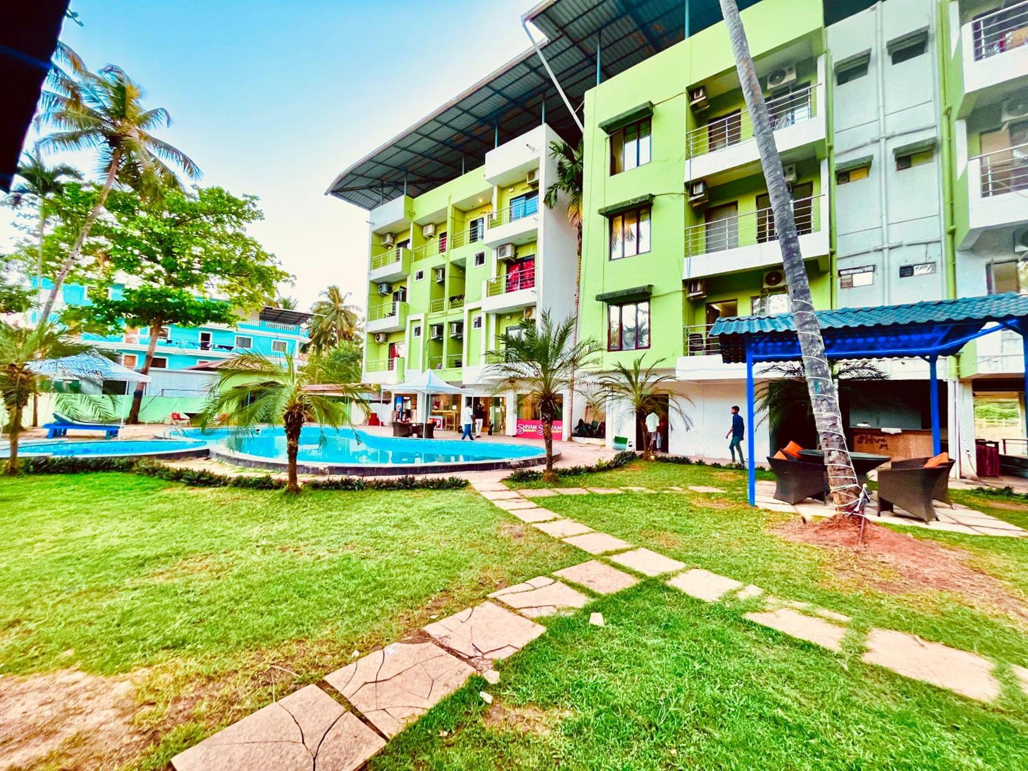 Summer Beach Resort, Goa - #Near Baga Beach #Swimming Pool #Garden #Bar #Lift #Premium Rooms #Property Of The Year #70565-84665 Calangute Εξωτερικό φωτογραφία