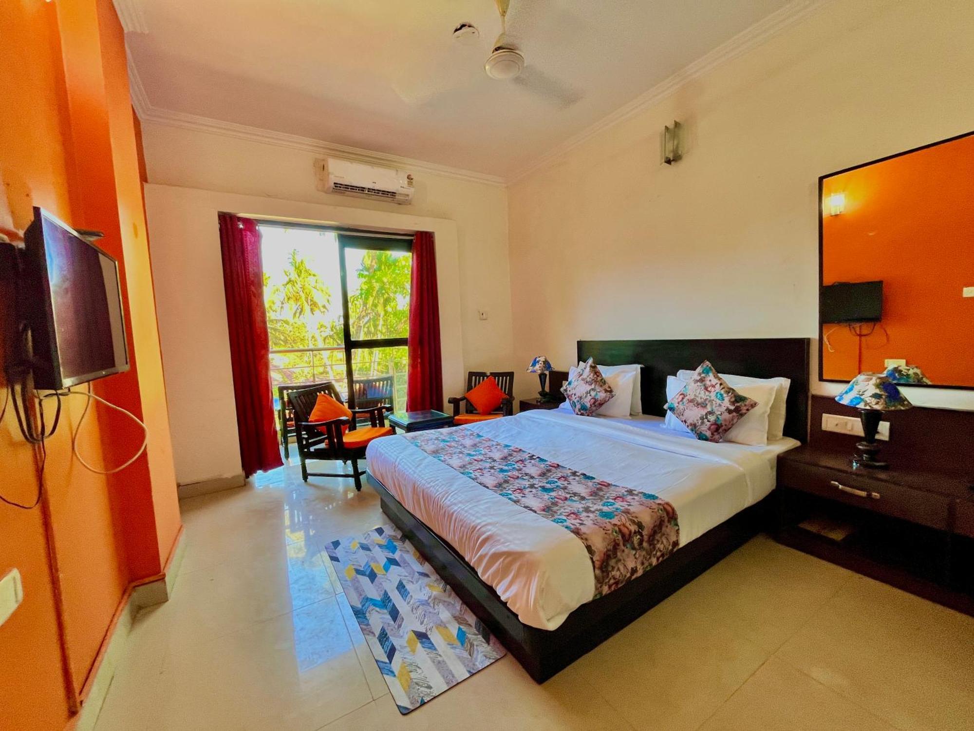 Summer Beach Resort, Goa - #Near Baga Beach #Swimming Pool #Garden #Bar #Lift #Premium Rooms #Property Of The Year #70565-84665 Calangute Εξωτερικό φωτογραφία