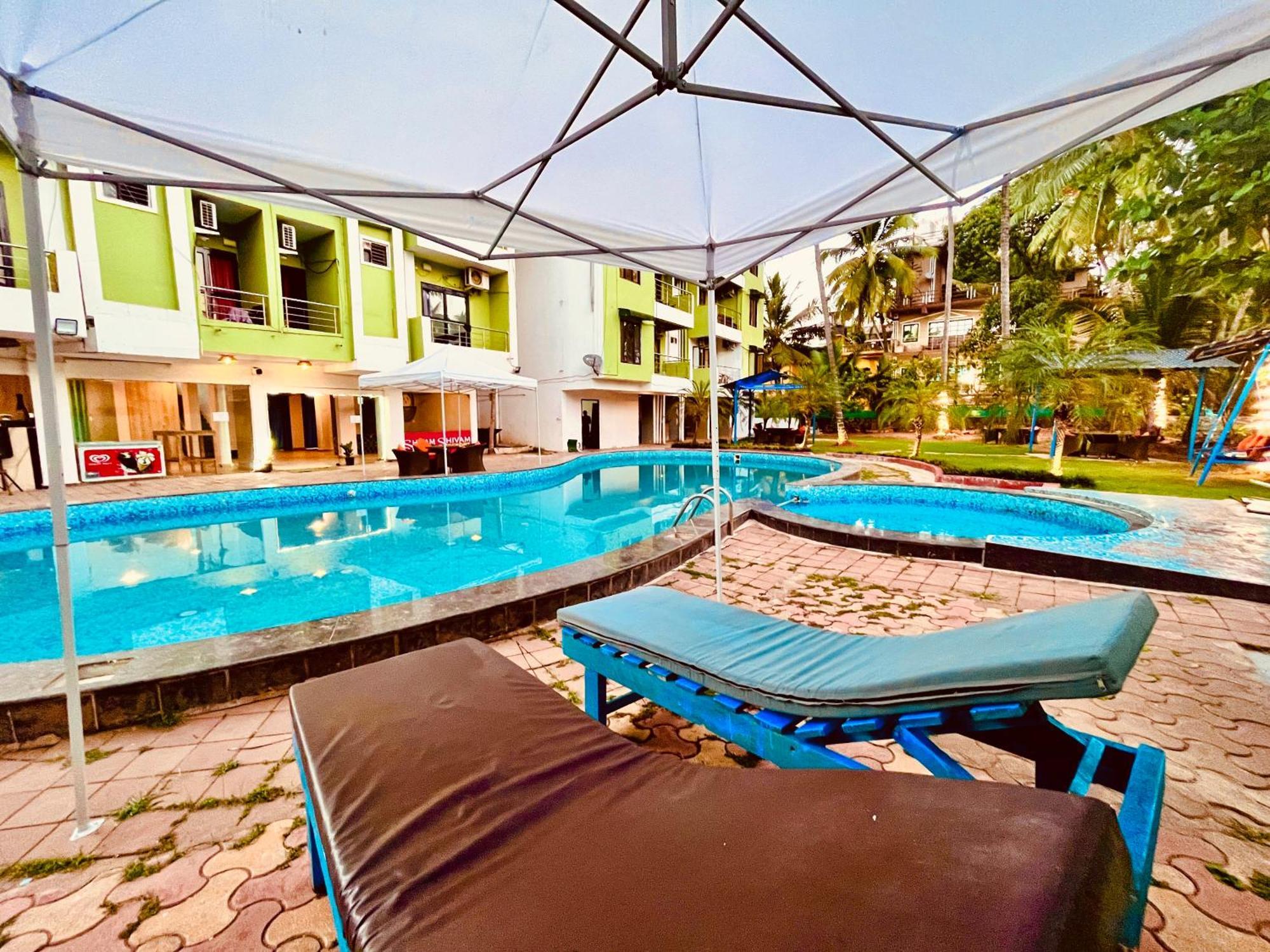 Summer Beach Resort, Goa - #Near Baga Beach #Swimming Pool #Garden #Bar #Lift #Premium Rooms #Property Of The Year #70565-84665 Calangute Εξωτερικό φωτογραφία