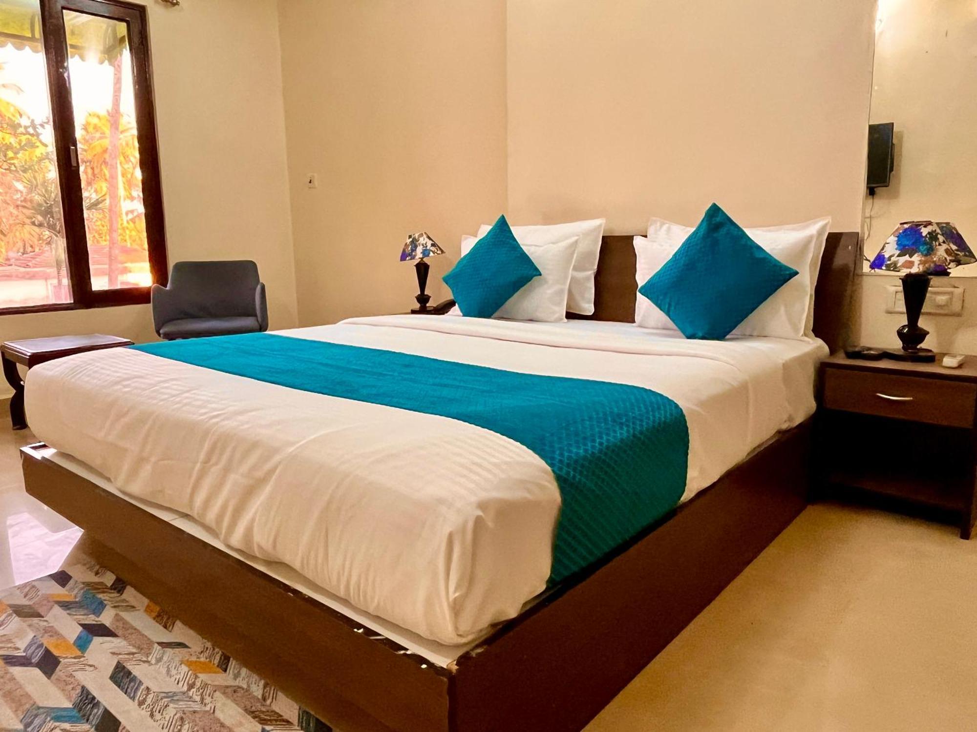 Summer Beach Resort, Goa - #Near Baga Beach #Swimming Pool #Garden #Bar #Lift #Premium Rooms #Property Of The Year #70565-84665 Calangute Εξωτερικό φωτογραφία
