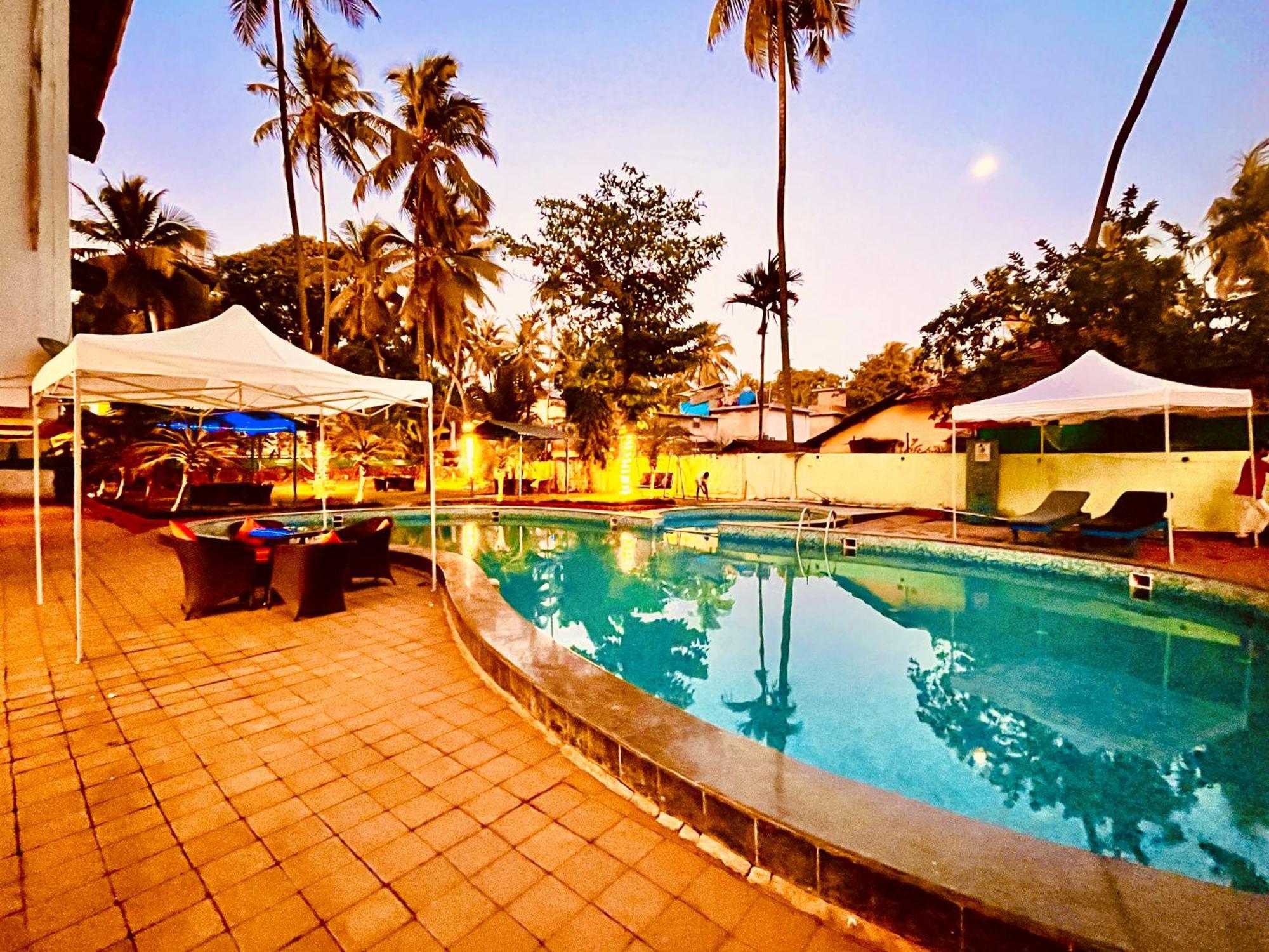 Summer Beach Resort, Goa - #Near Baga Beach #Swimming Pool #Garden #Bar #Lift #Premium Rooms #Property Of The Year #70565-84665 Calangute Εξωτερικό φωτογραφία
