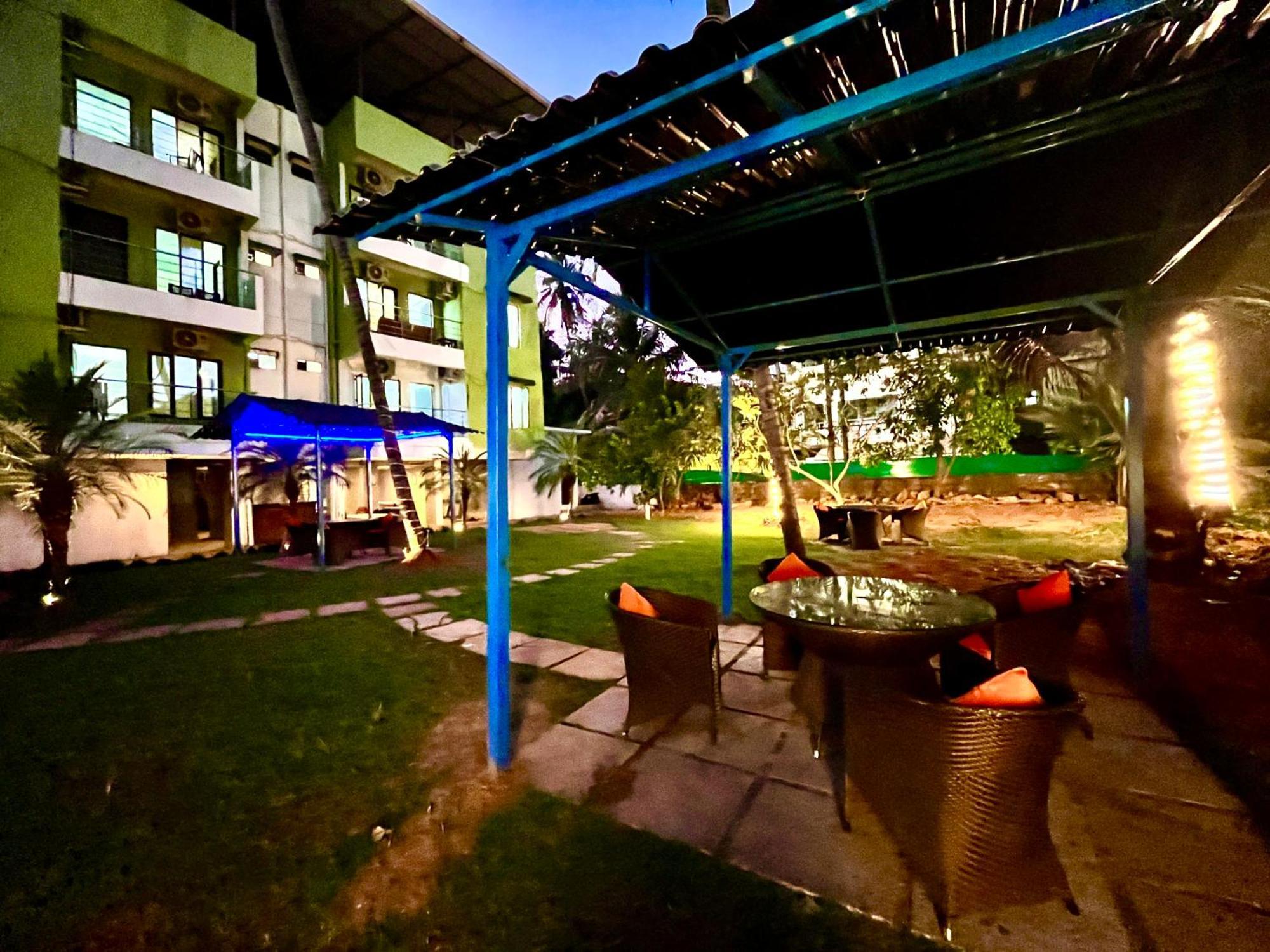Summer Beach Resort, Goa - #Near Baga Beach #Swimming Pool #Garden #Bar #Lift #Premium Rooms #Property Of The Year #70565-84665 Calangute Εξωτερικό φωτογραφία