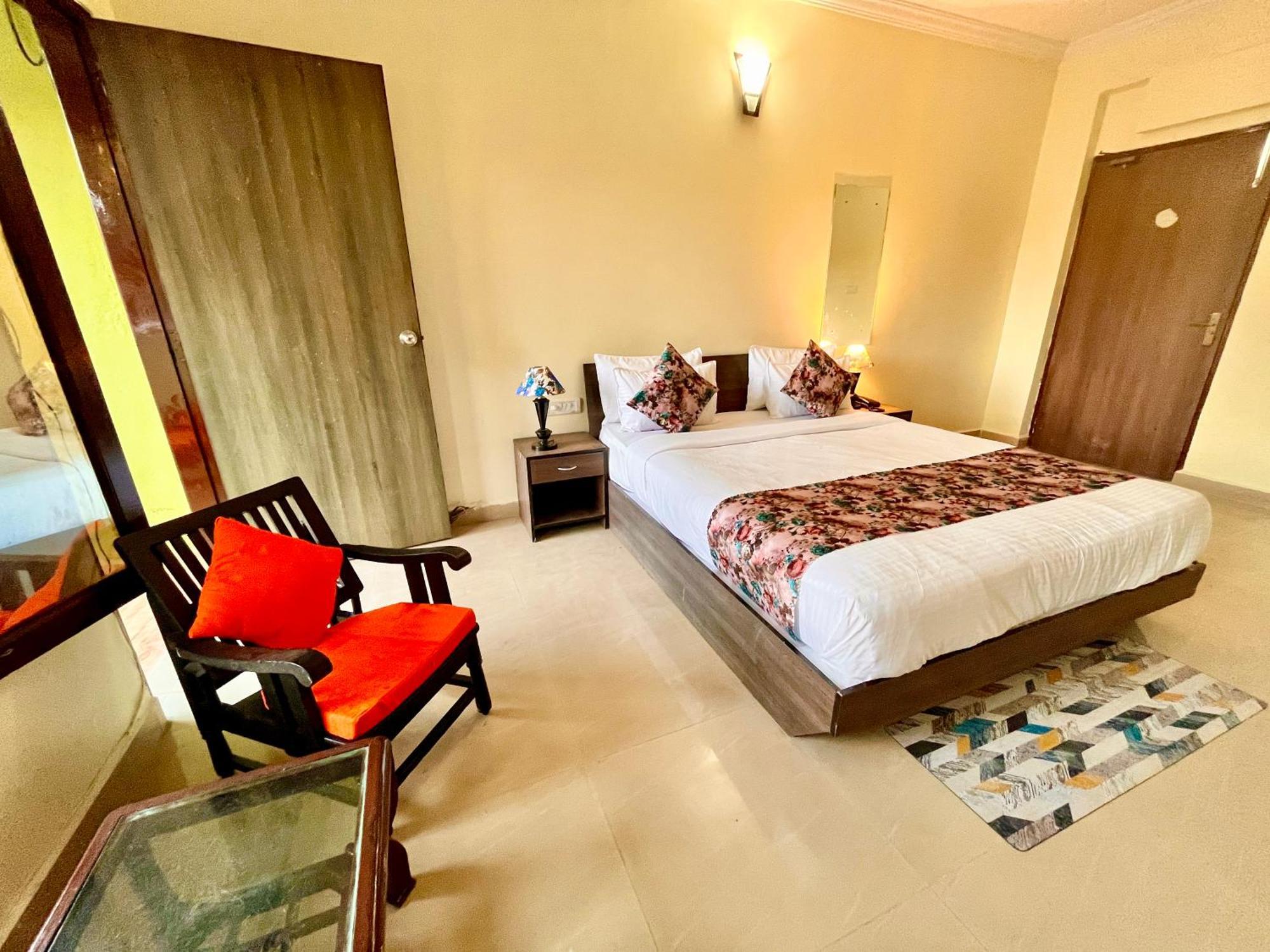 Summer Beach Resort, Goa - #Near Baga Beach #Swimming Pool #Garden #Bar #Lift #Premium Rooms #Property Of The Year #70565-84665 Calangute Εξωτερικό φωτογραφία
