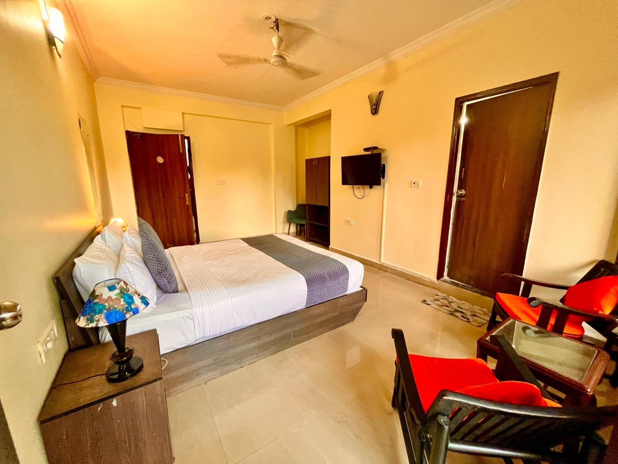 Summer Beach Resort, Goa - #Near Baga Beach #Swimming Pool #Garden #Bar #Lift #Premium Rooms #Property Of The Year #70565-84665 Calangute Εξωτερικό φωτογραφία