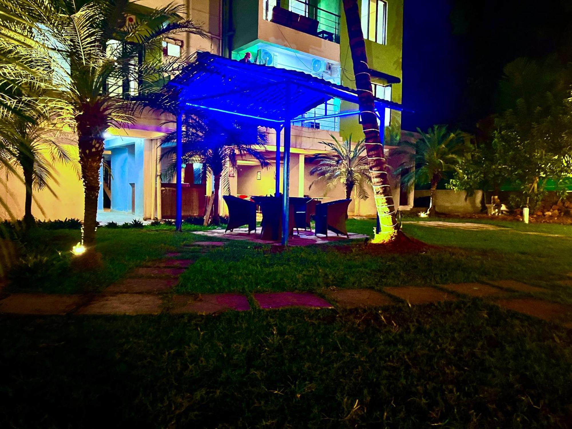 Summer Beach Resort, Goa - #Near Baga Beach #Swimming Pool #Garden #Bar #Lift #Premium Rooms #Property Of The Year #70565-84665 Calangute Εξωτερικό φωτογραφία